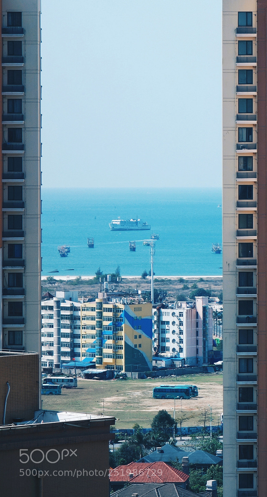Sony Cyber-shot DSC-RX100 sample photo. A ship on the photography
