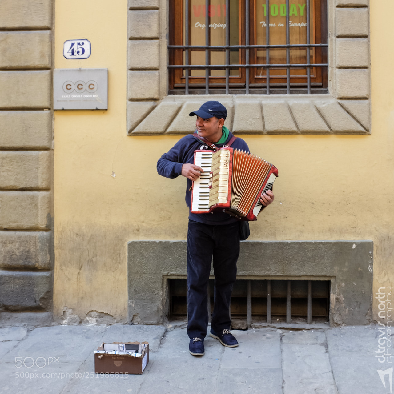 Fujifilm X100S sample photo. Street accordion photography