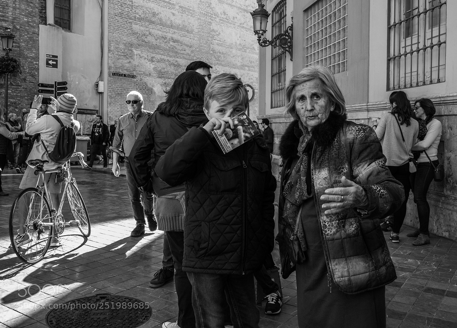 Fujifilm X-T20 sample photo. Two tourist generations photography