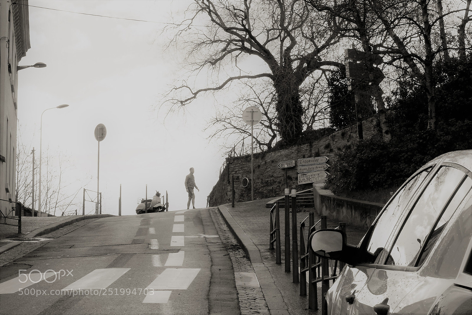 Panasonic Lumix DMC-LX7 sample photo. Walking dead mood photography