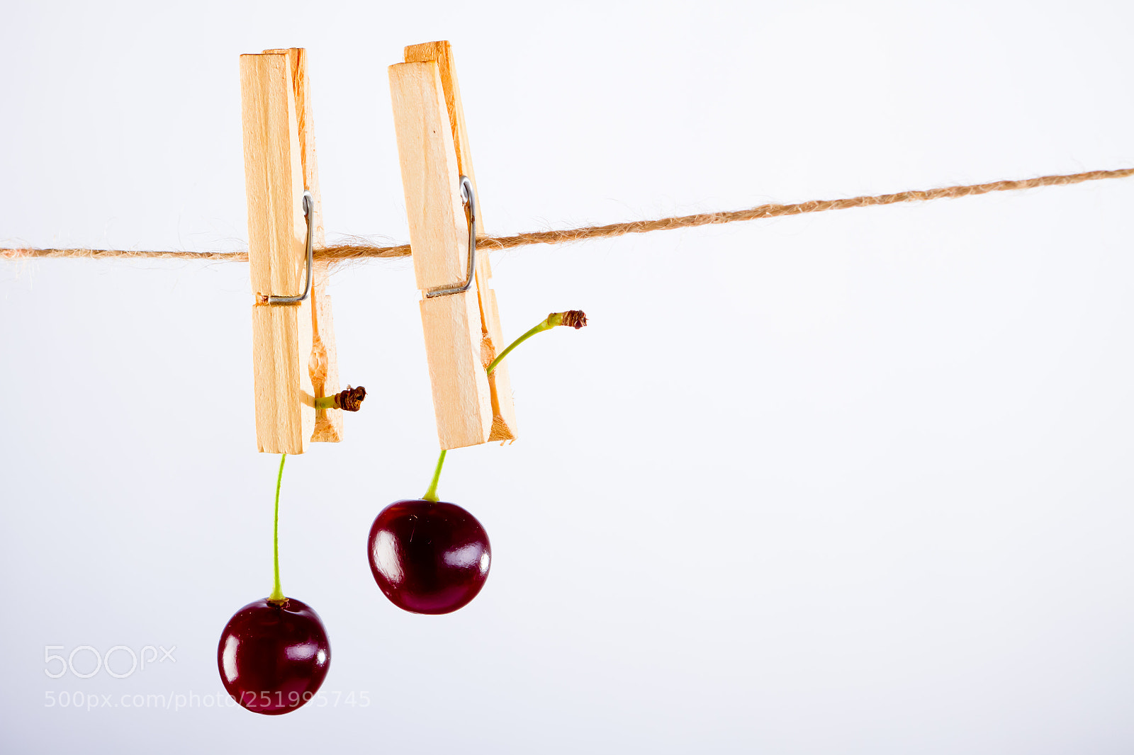Canon EOS 7D sample photo. Cherry and rope on photography