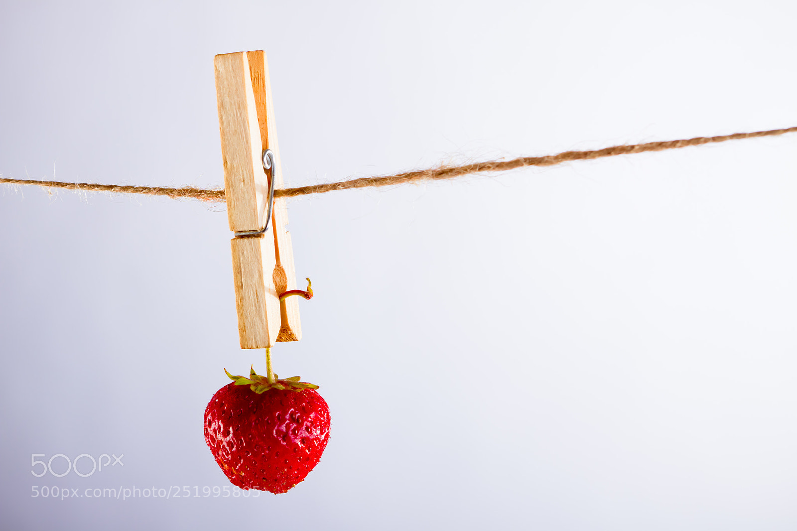 Canon EOS 7D sample photo. Cherry and rope on photography