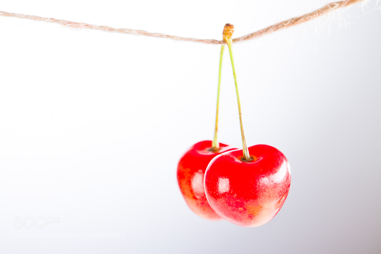 Canon EOS 7D sample photo. Cherry and rope on photography