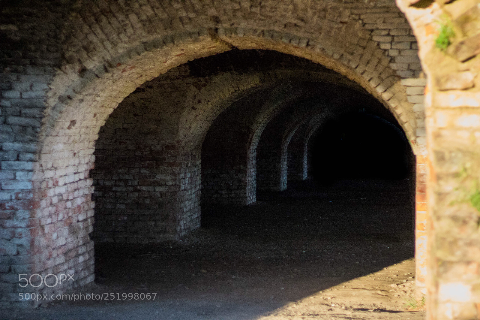Canon EOS 1300D (EOS Rebel T6 / EOS Kiss X80) sample photo. Catacombs photography