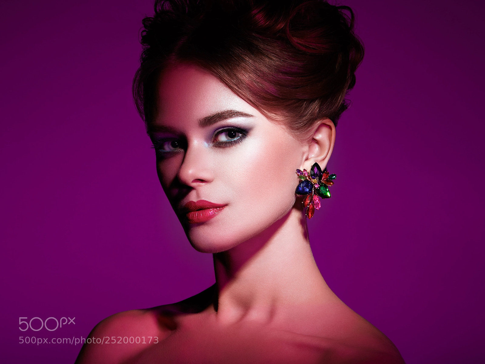 Canon EOS 5D Mark II sample photo. Brunette woman with elegant photography