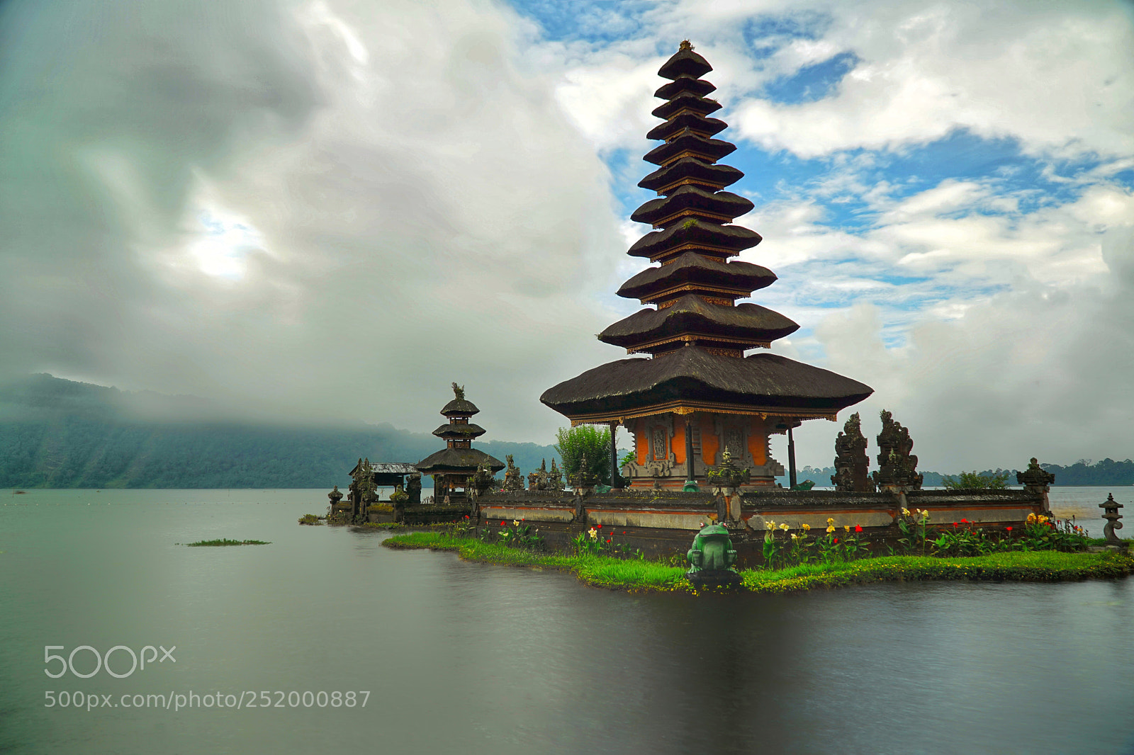 Sony a6000 sample photo. Ulun danu photography