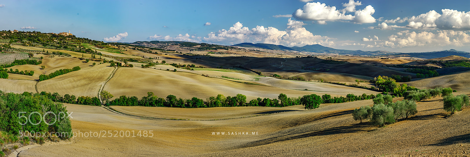 Sony a99 II sample photo. Farmland in tuscany panoramic photography