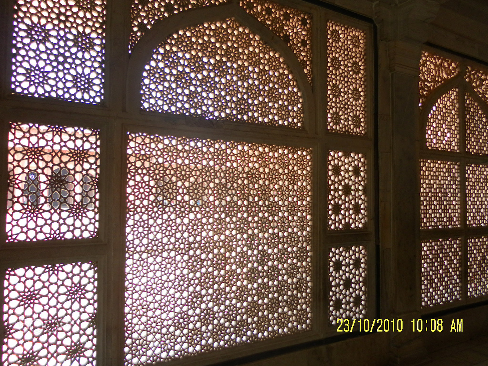 Samsung ST60 / VLUU ST60 /  TL105 /  ST61 sample photo. Inside agra fort photography