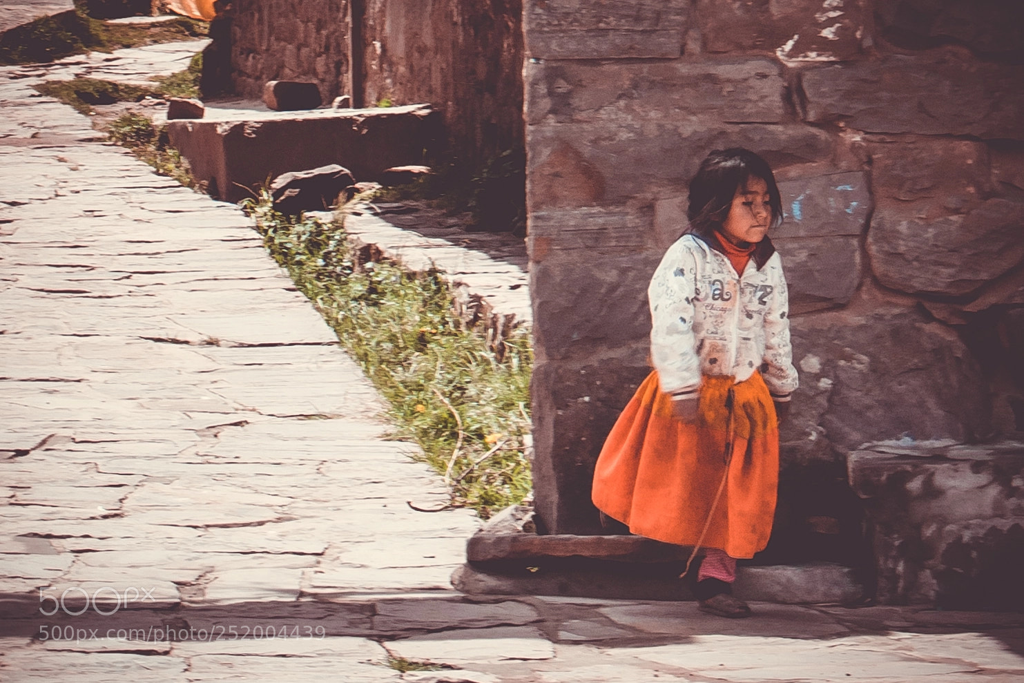 Canon EOS 70D sample photo. A peruvian girl. taquile photography