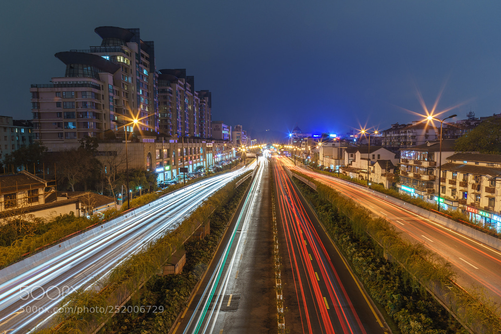 Sony a7 II sample photo. Hangzhou ligt trails photography