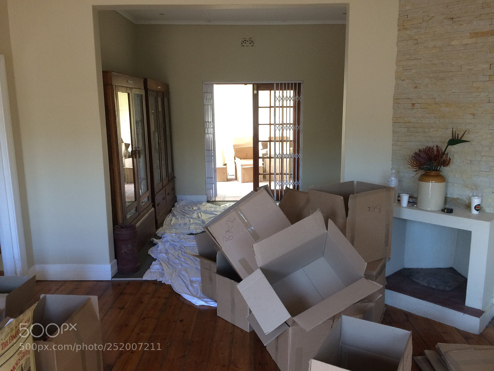 Apple iPhone 5s sample photo. Unpacking at 56 surrey street. photography