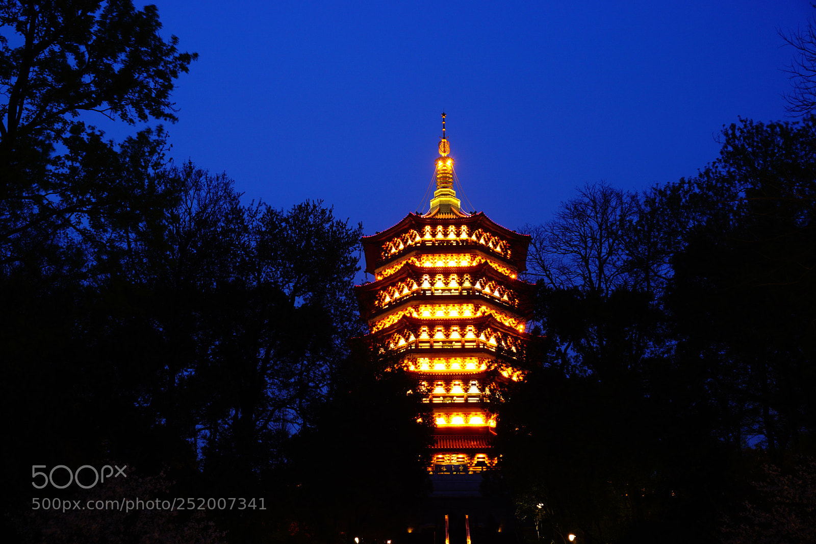 Sony a6000 sample photo. Leifeng pagoda photography