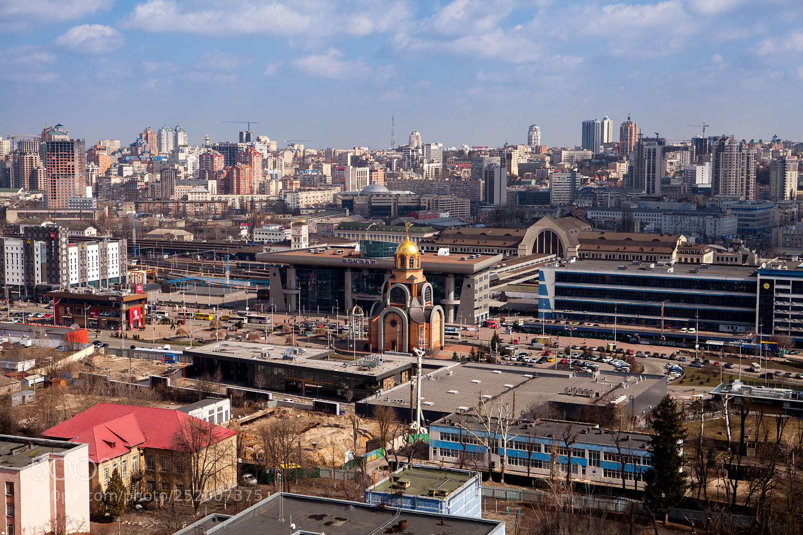 Canon EOS 5D Mark II sample photo. Kiev train station photography