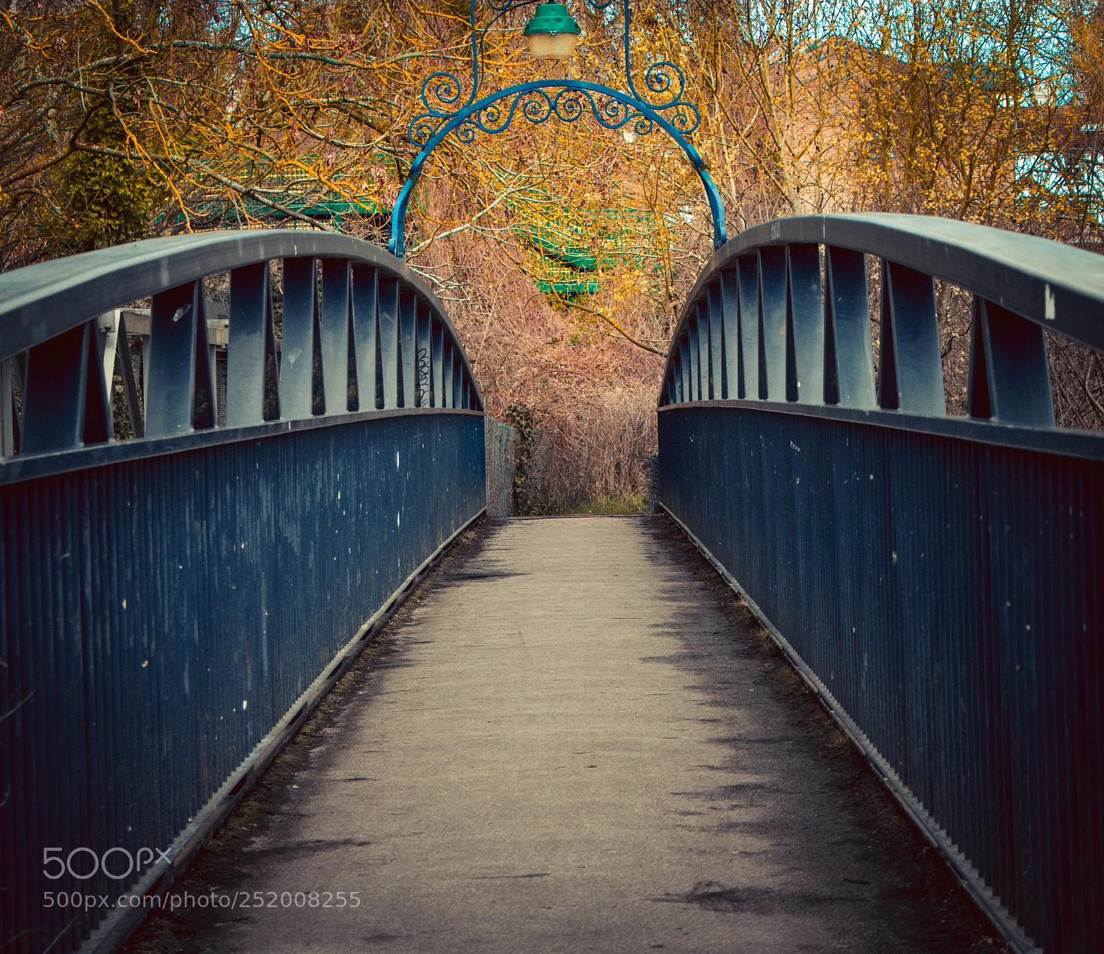 Canon EOS 700D (EOS Rebel T5i / EOS Kiss X7i) sample photo. Crossing a bridge a photography