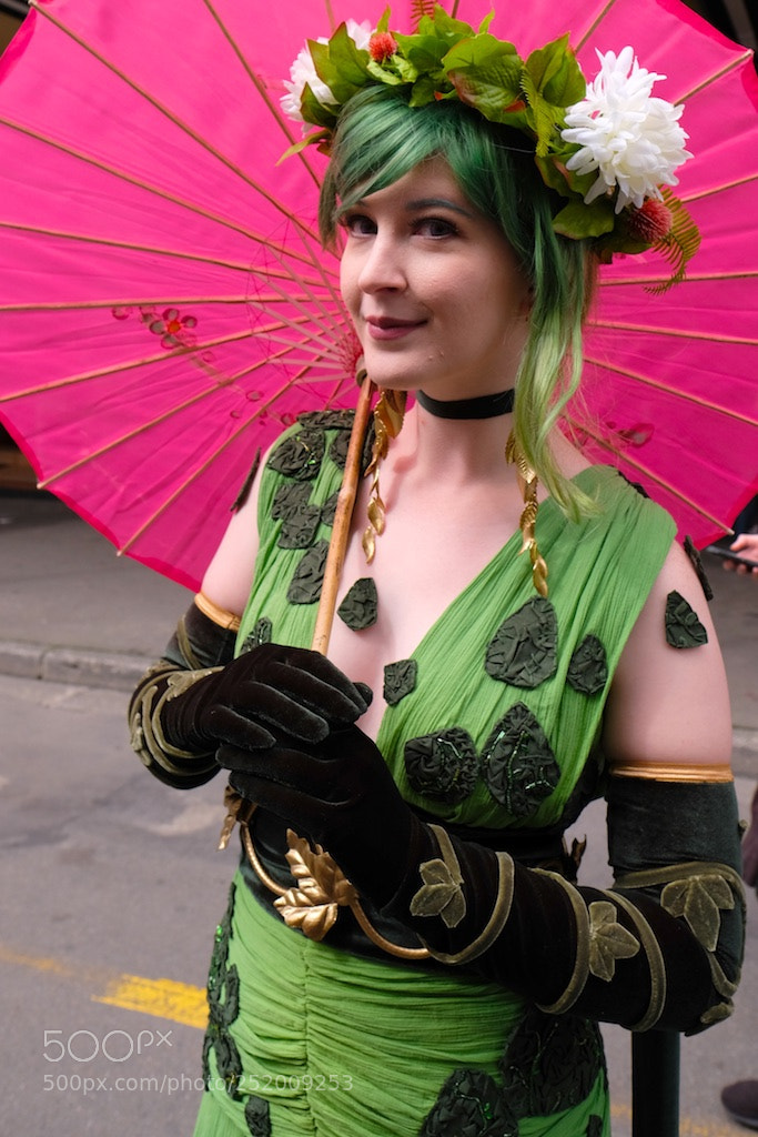 Fujifilm X-T2 sample photo. Green woman photography