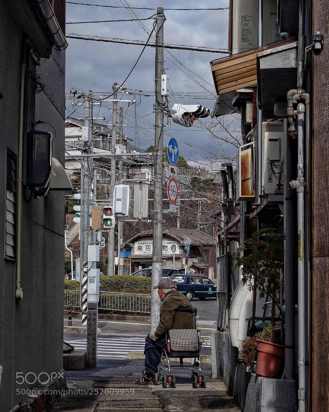 Pentax K-50 sample photo. Hiroshima street photography