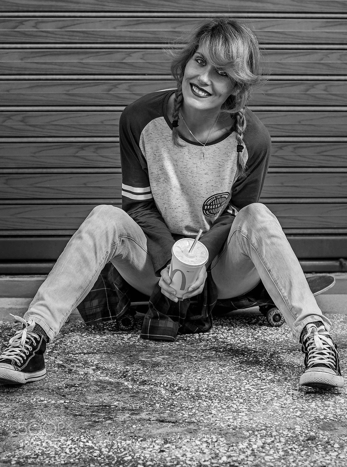 Canon EOS 80D sample photo. Lili skate b&w photography