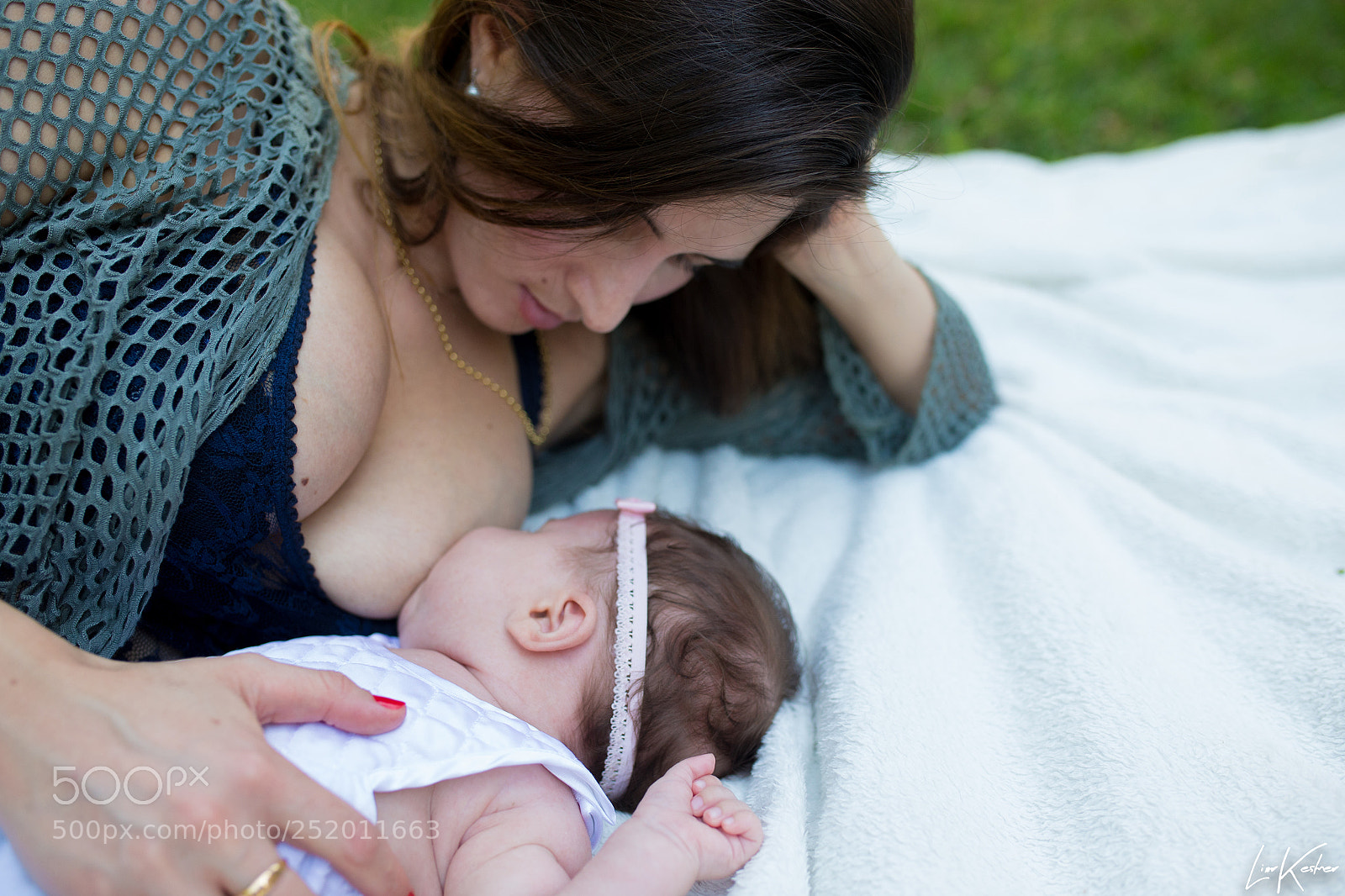 Canon EOS-1D X sample photo. Breastfeeding photography