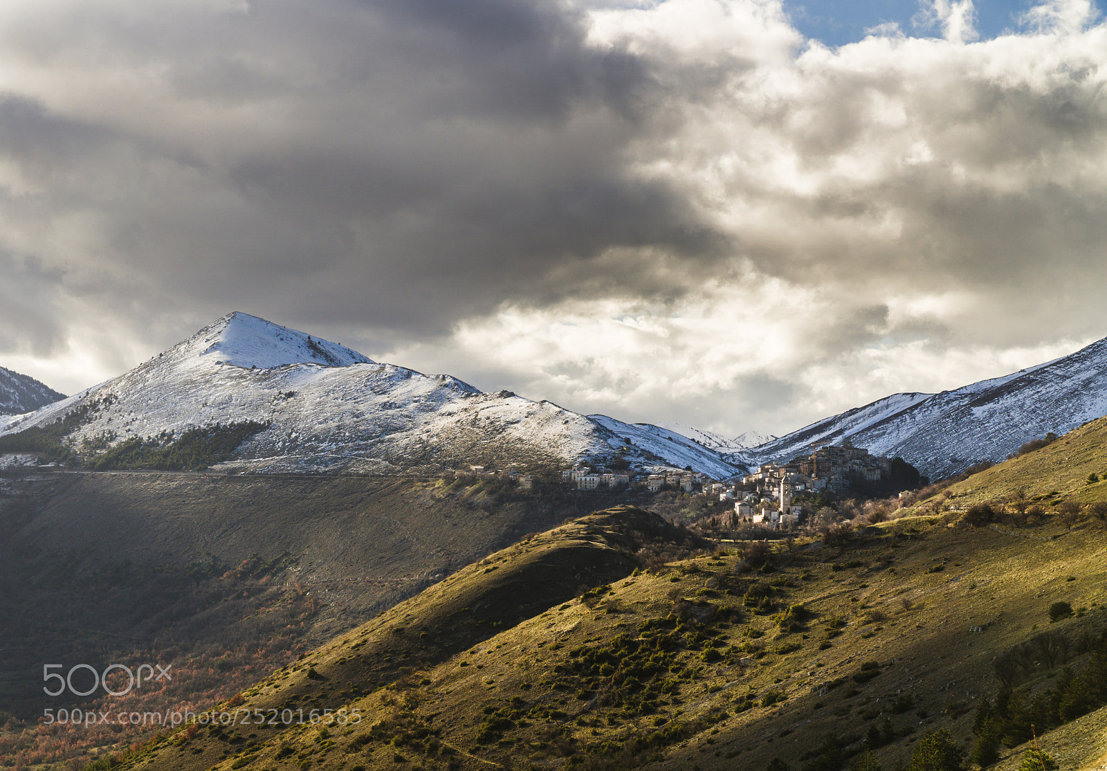 Sony a6000 sample photo. Santo stefano di sessanio photography