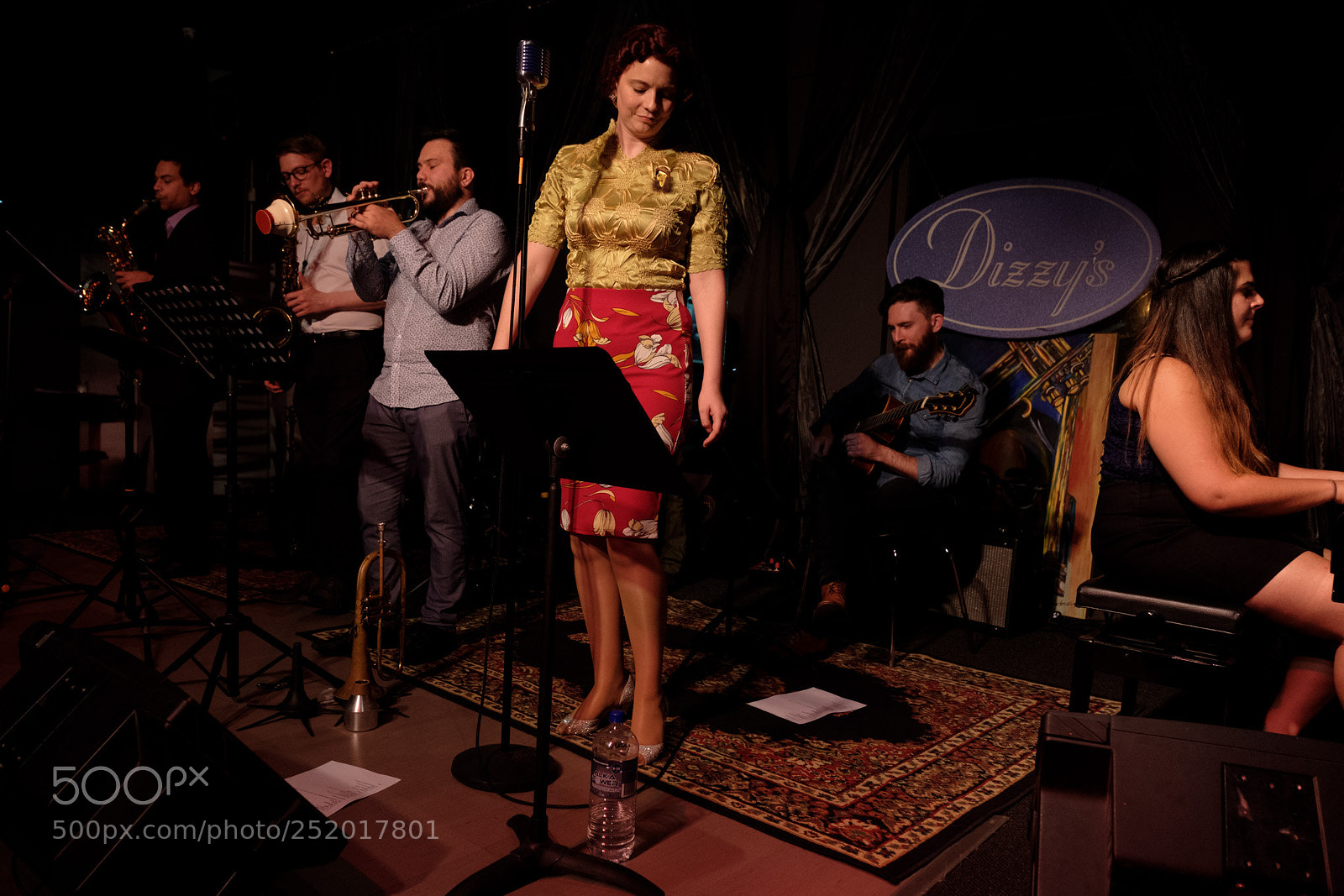 Fujifilm X-T2 sample photo. Unspoken rule at dizzy photography