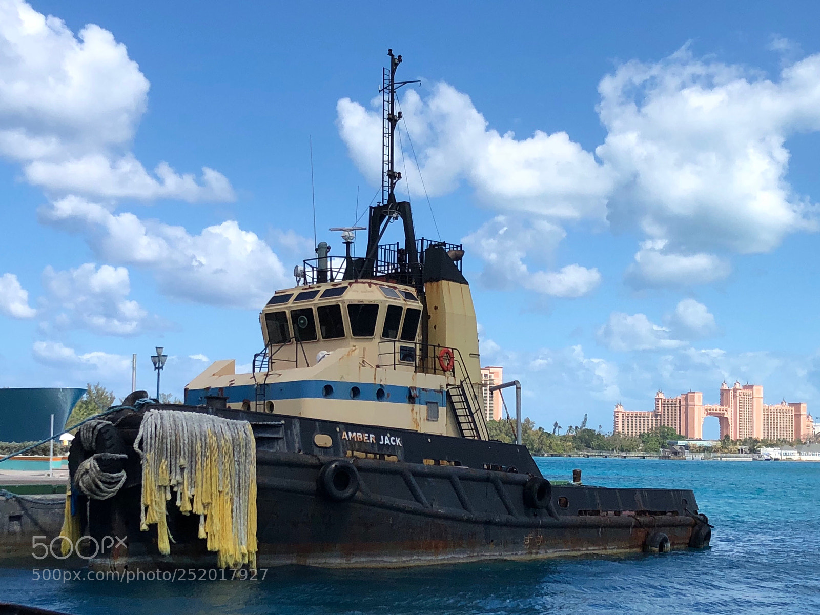 Apple iPhone X sample photo. Nassau tug photography