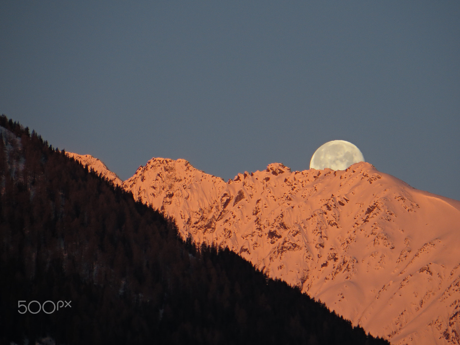 Canon PowerShot SX280 HS sample photo. Snowy moonset photography