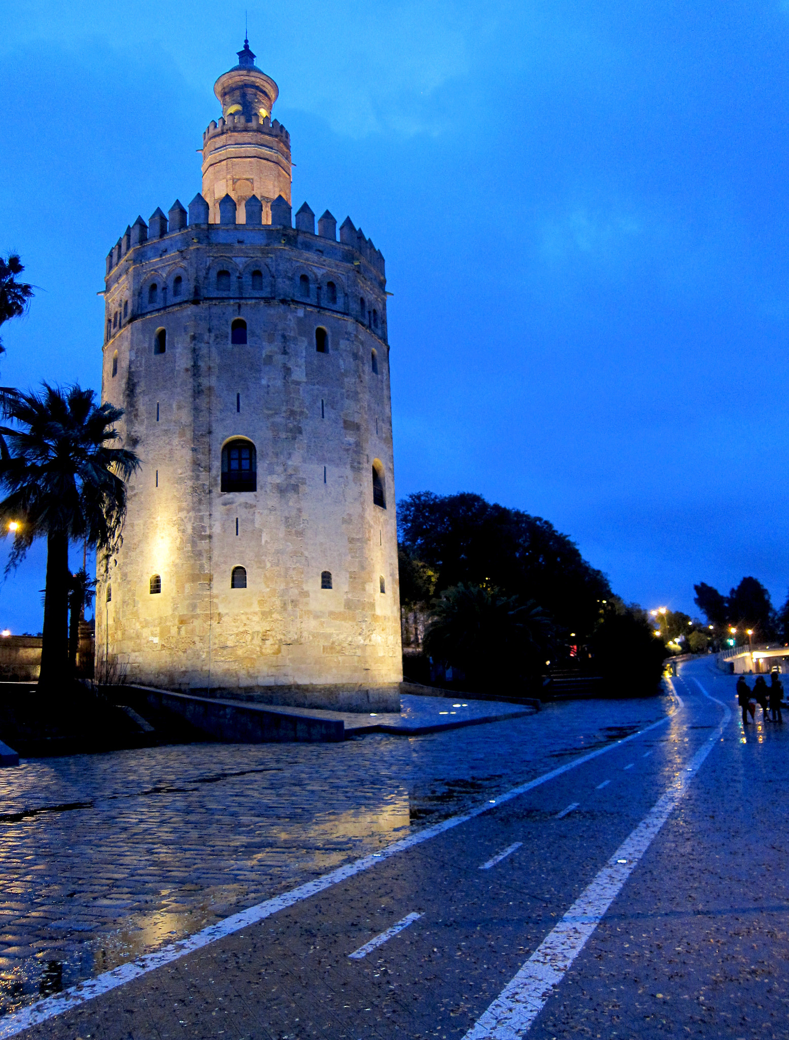 Canon PowerShot S95 sample photo. Torre del oro. photography