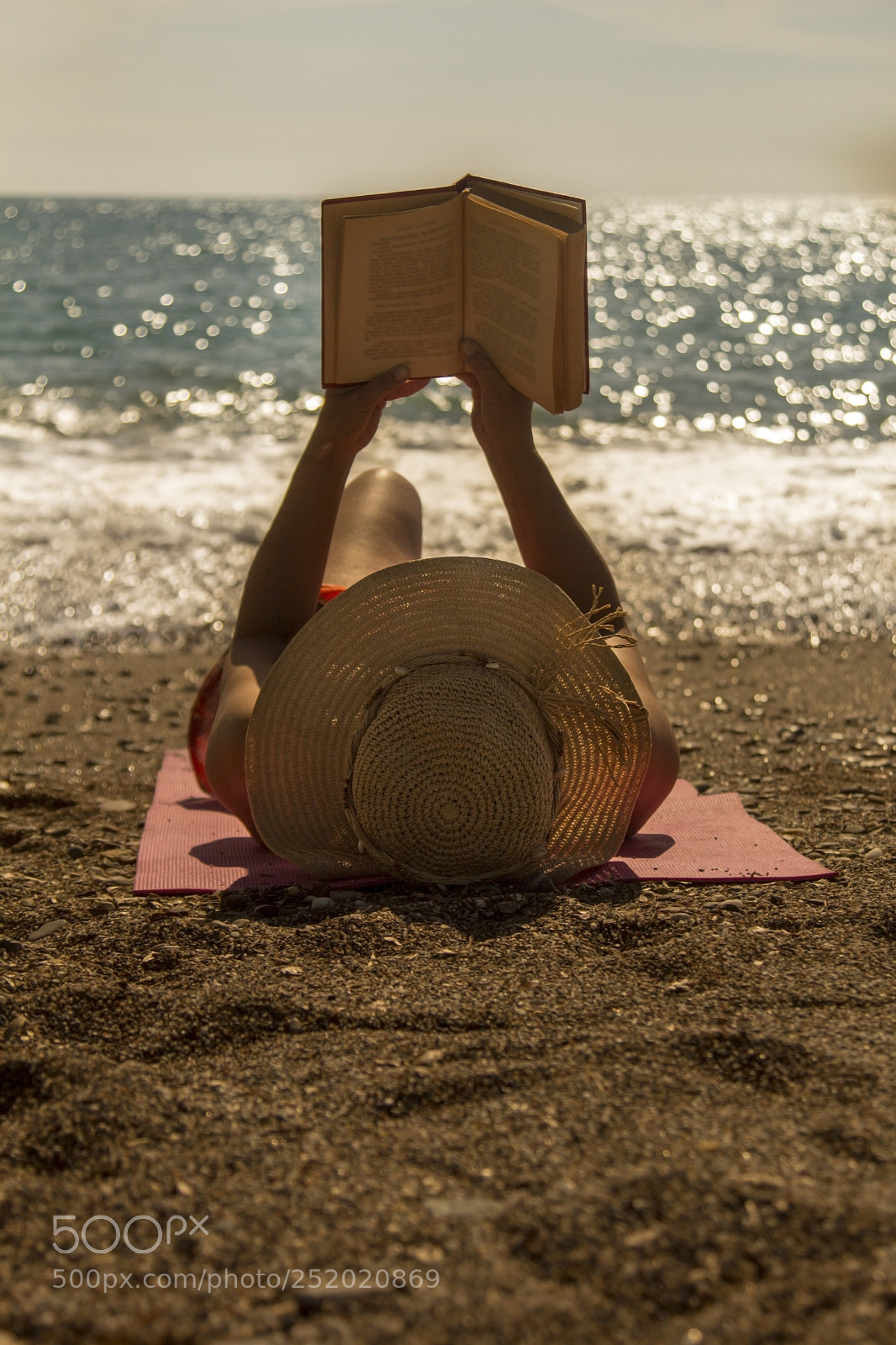 Canon EOS 60D sample photo. Beautiful woman reading on photography