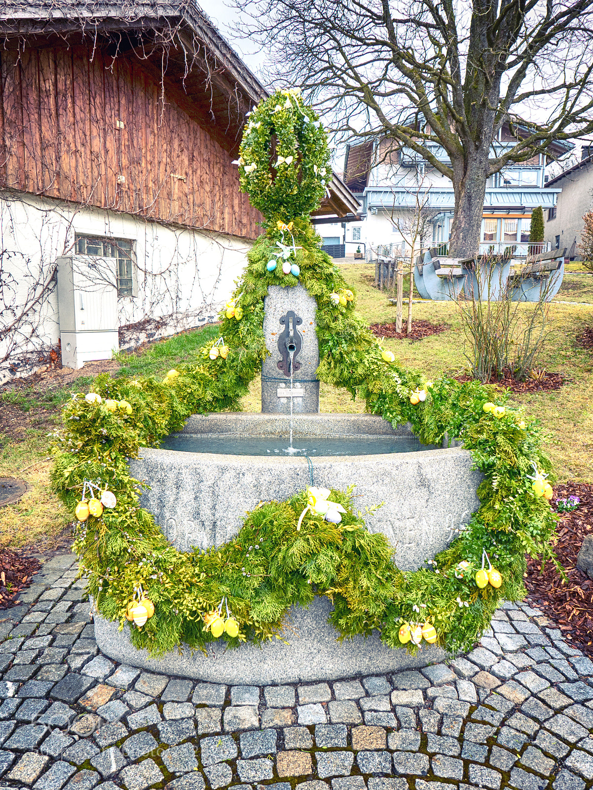 Panasonic Lumix DMC-LX100 sample photo. Traditional german easter fountain photography