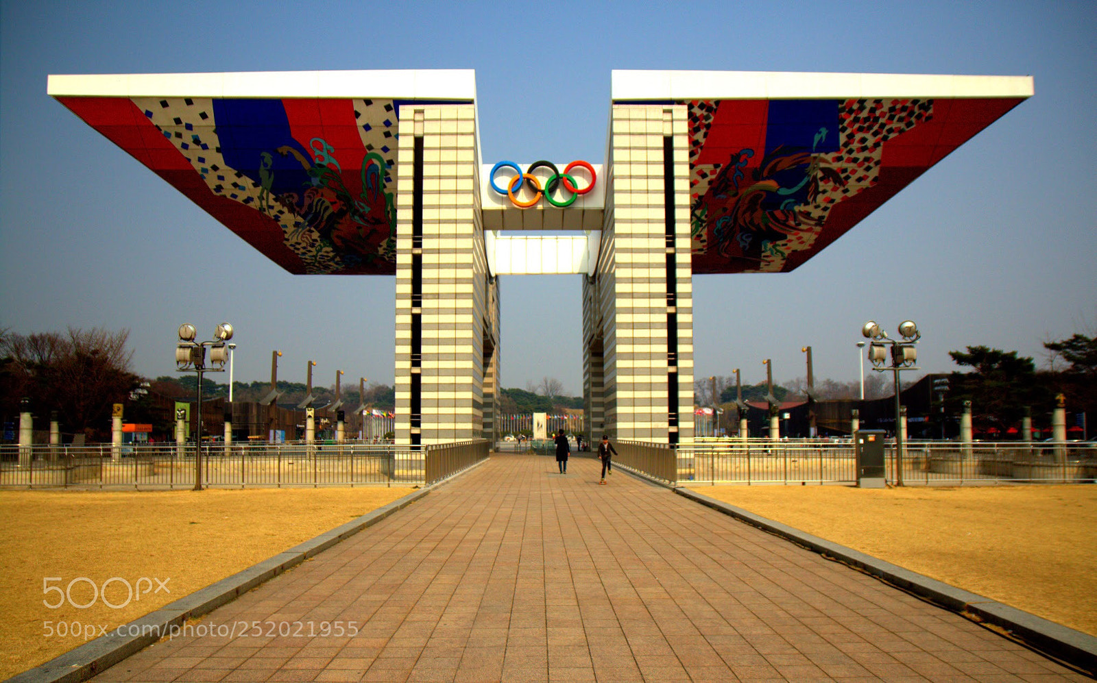 Canon EOS 600D (Rebel EOS T3i / EOS Kiss X5) sample photo. Gate of peace  photography