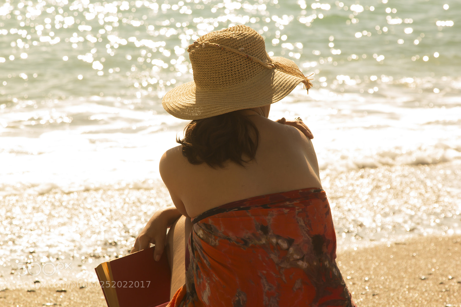 Canon EOS 60D sample photo. Beautiful woman reading on photography