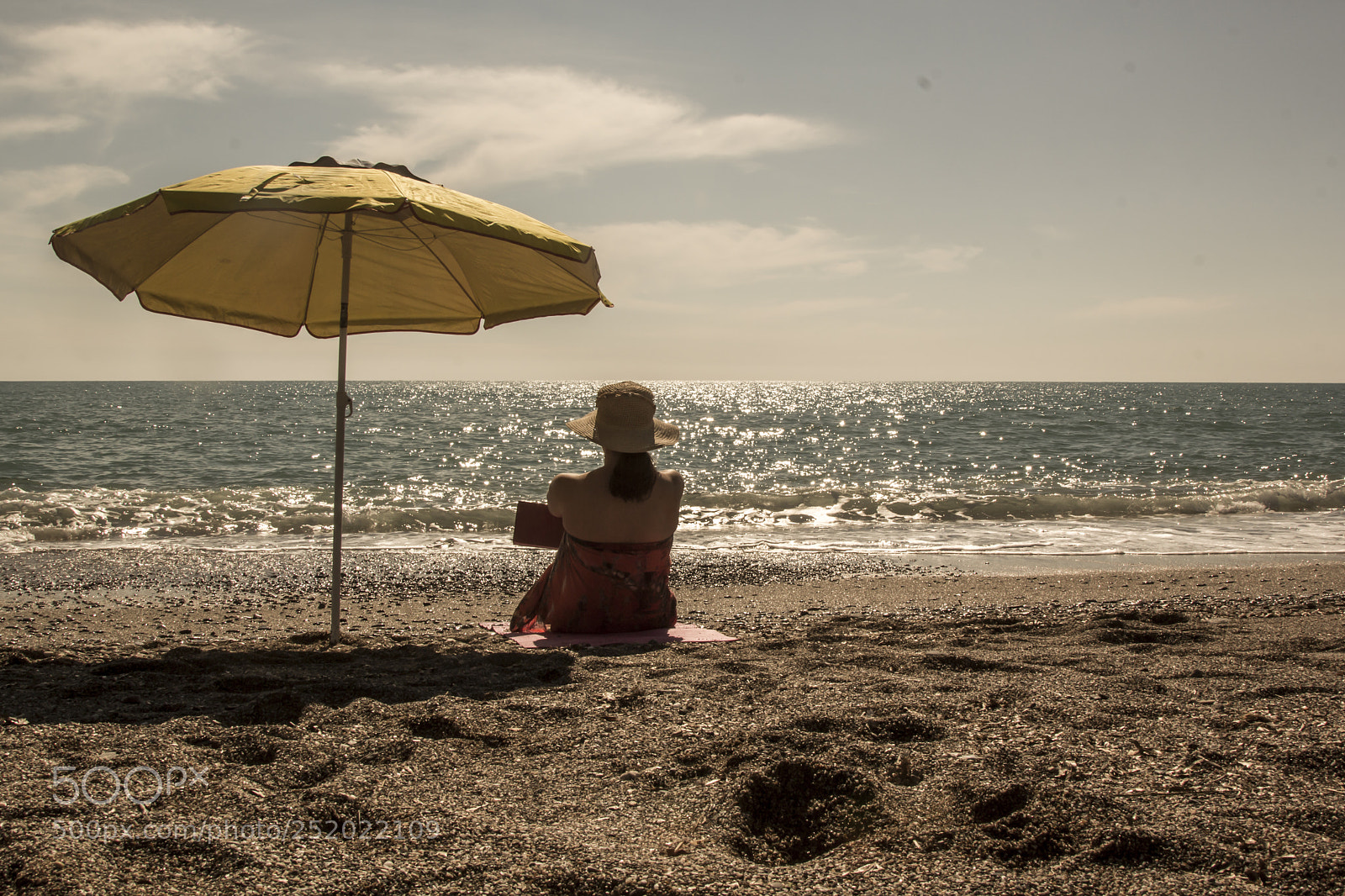 Canon EOS 60D sample photo. Beautiful woman reading on photography
