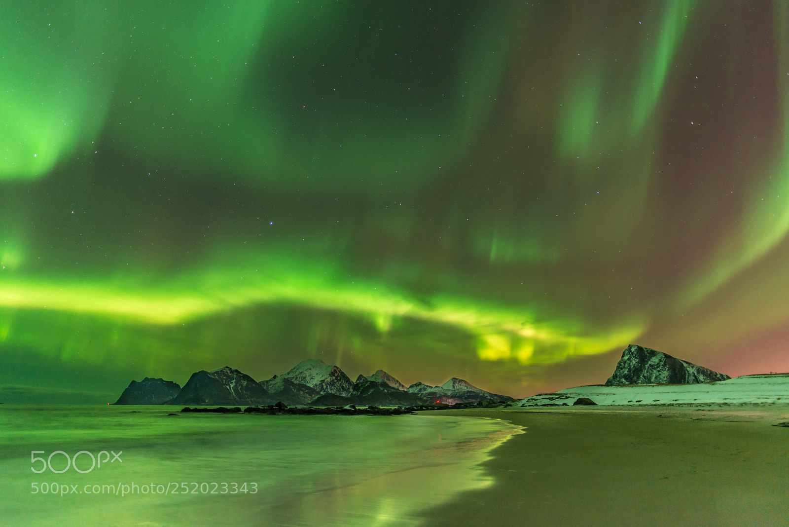 Nikon D600 sample photo. Aurora borealis reflected in photography