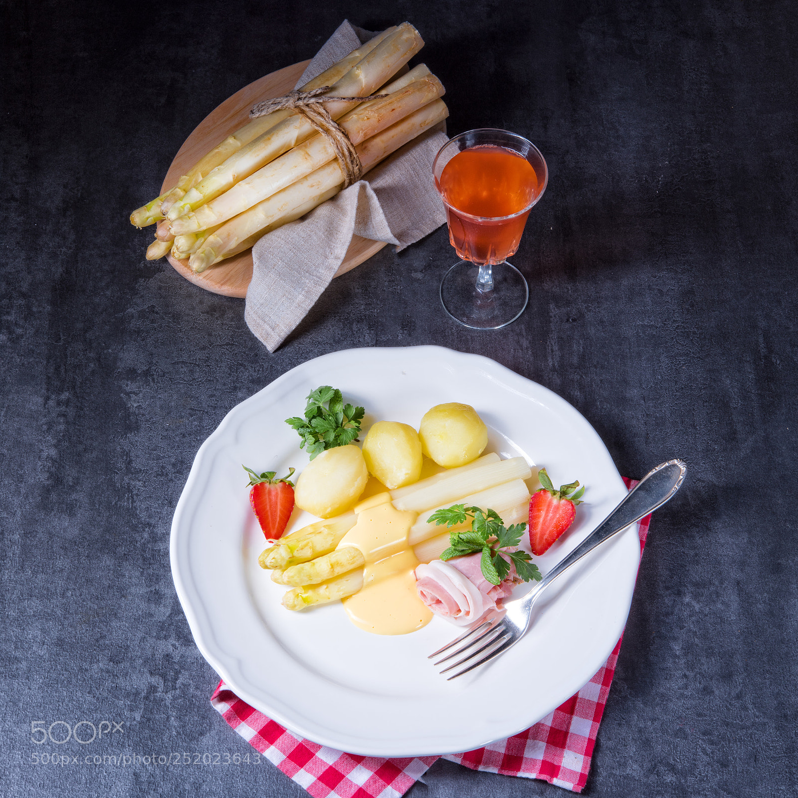Nikon D810 sample photo. Asparagus with boiled ham photography