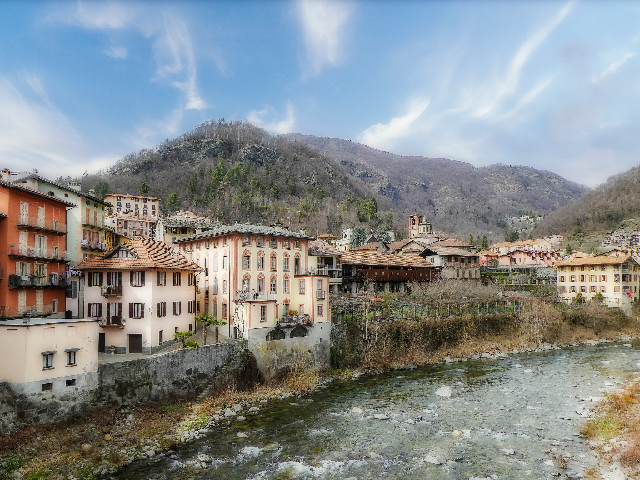 Panasonic Lumix DMC-ZS60 (Lumix DMC-TZ80) sample photo. Varallo sesia panoramica sul fiume. photography