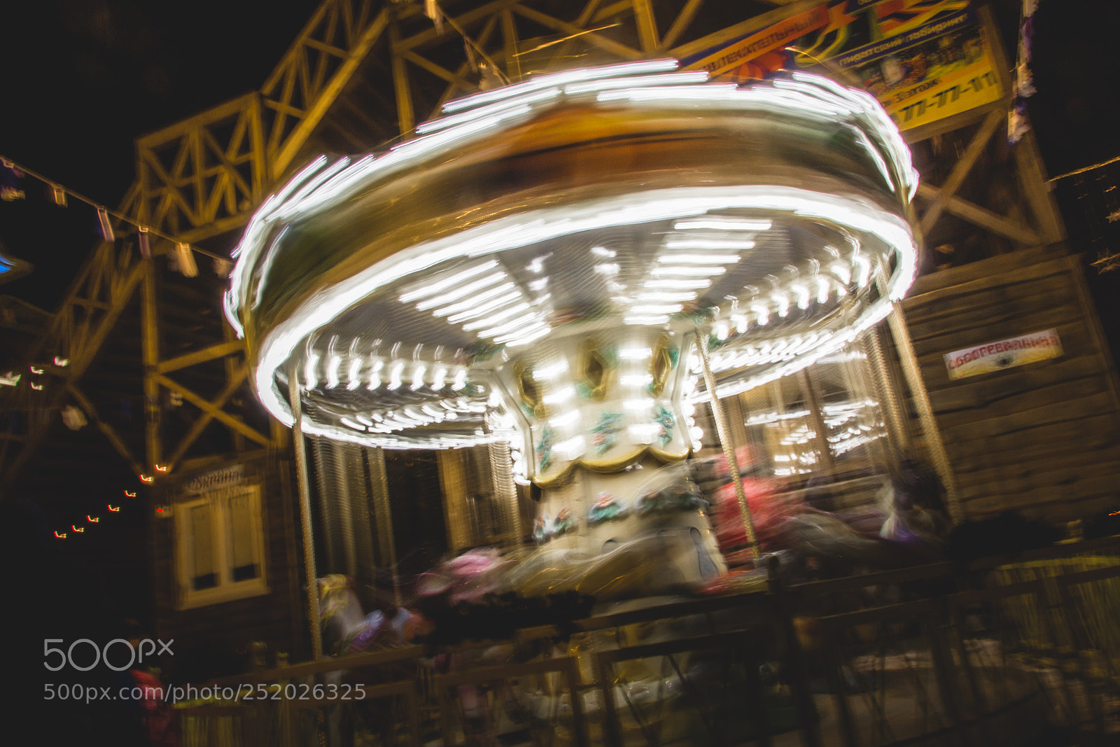 Canon EOS 60D sample photo. Night carousel photography