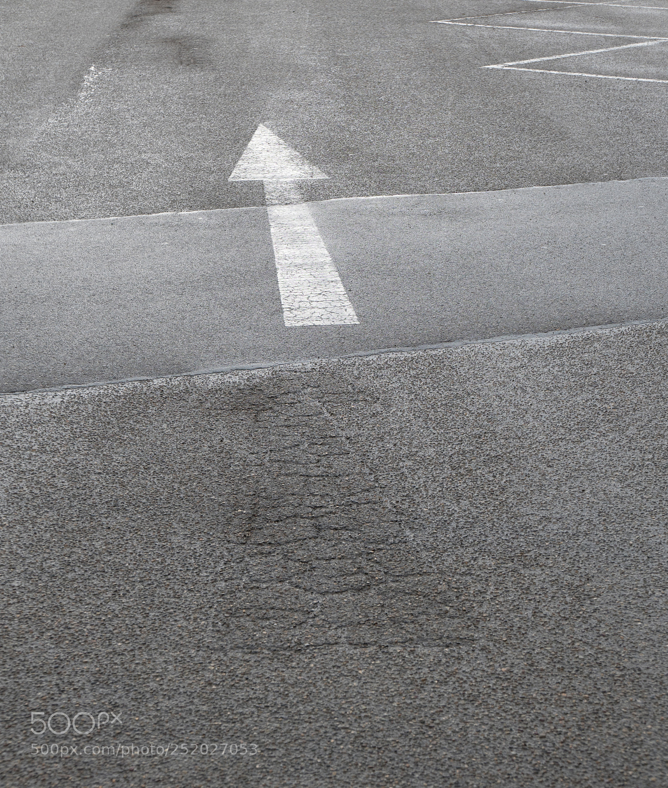 Panasonic Lumix DMC-LX100 sample photo. Printed arrow sign on photography