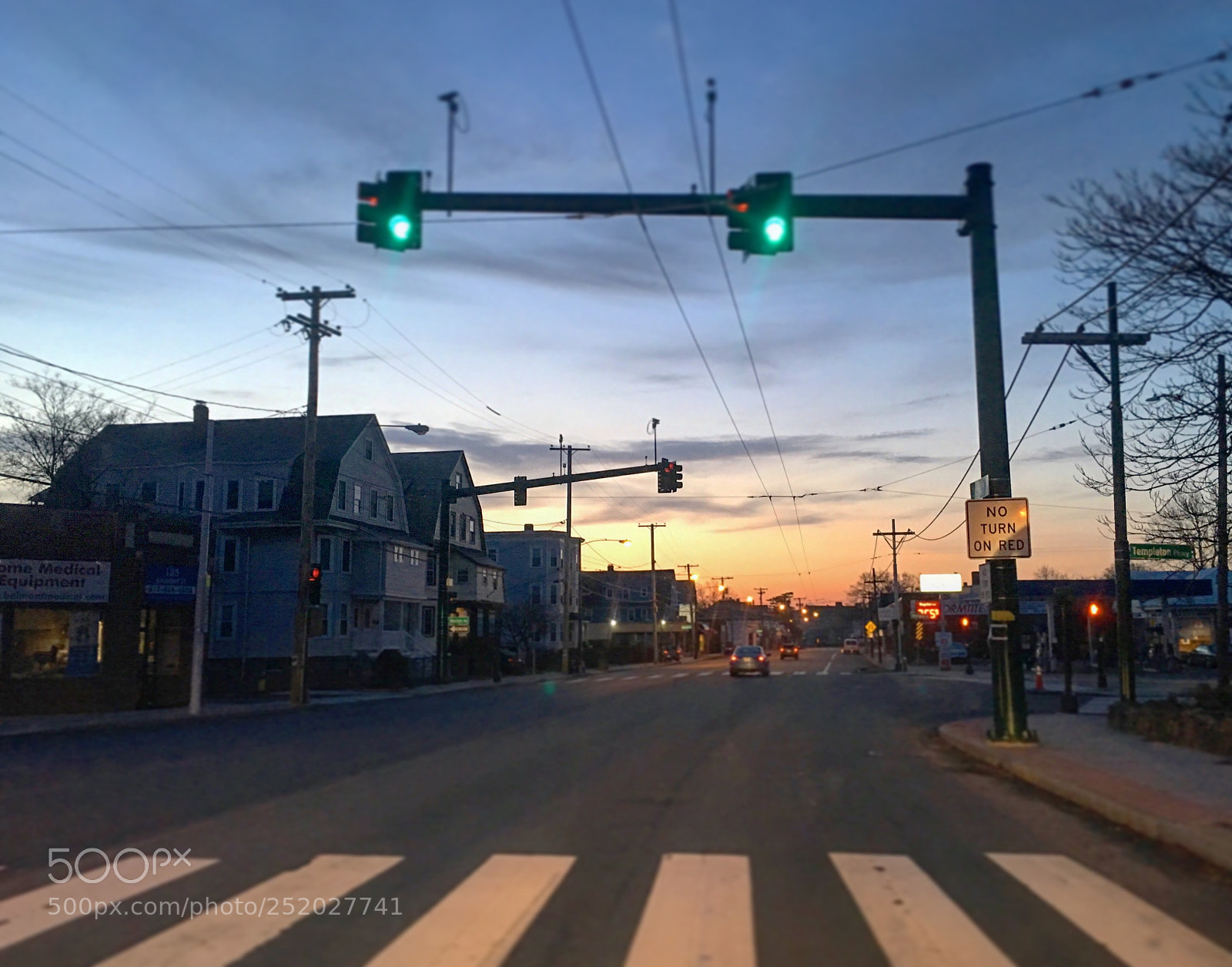Apple iPhone 6s sample photo. Green light... photography