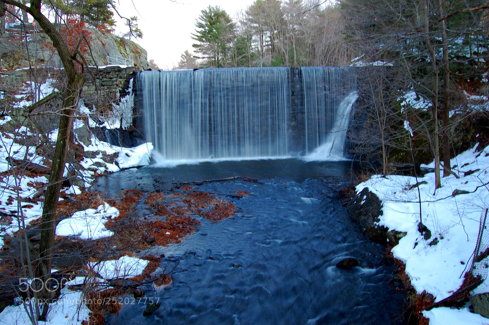 Nikon D40 sample photo. Falls in winter photography