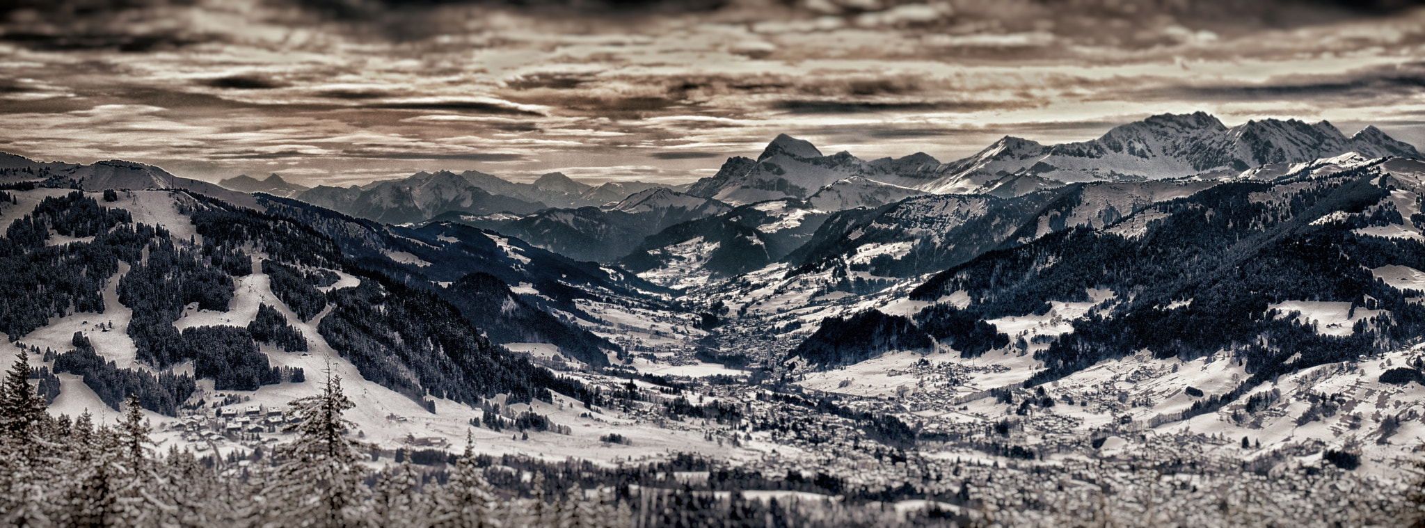 Olympus XZ-2 iHS sample photo. Spring megève photography