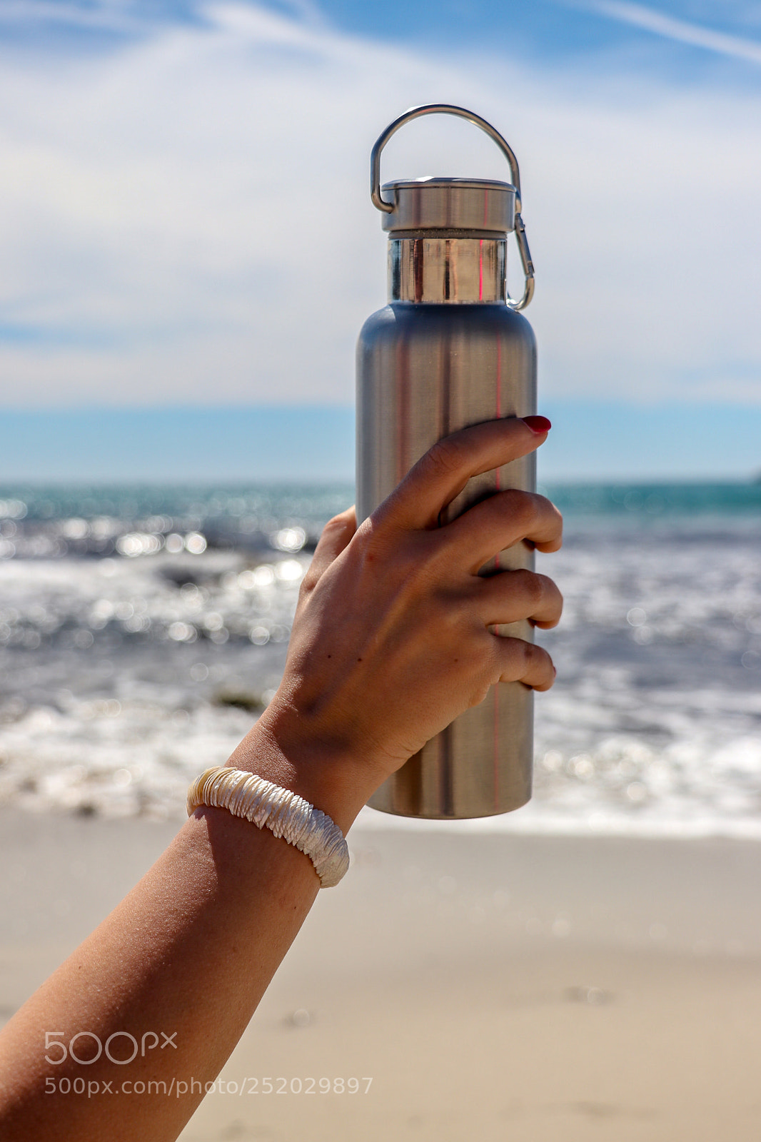 Canon EOS 77D (EOS 9000D / EOS 770D) sample photo. Human hand- stainless steel photography