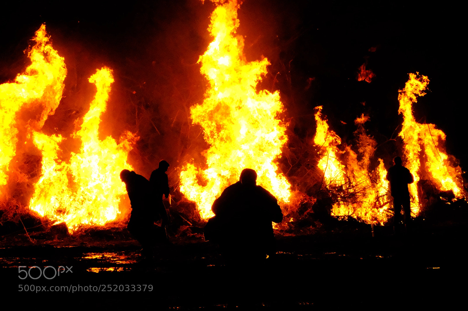 Fujifilm X-Pro2 sample photo. Easter fire photography