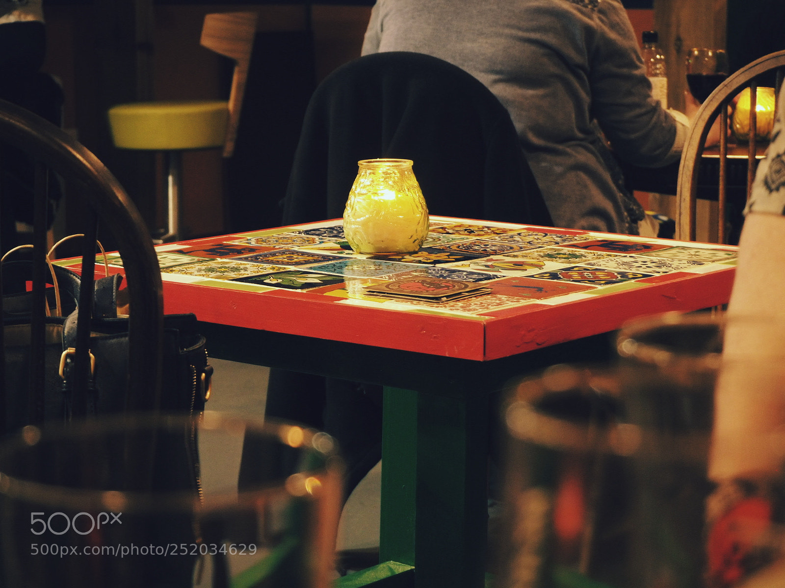 Olympus OM-D E-M10 II sample photo. Pretty pub interior photography