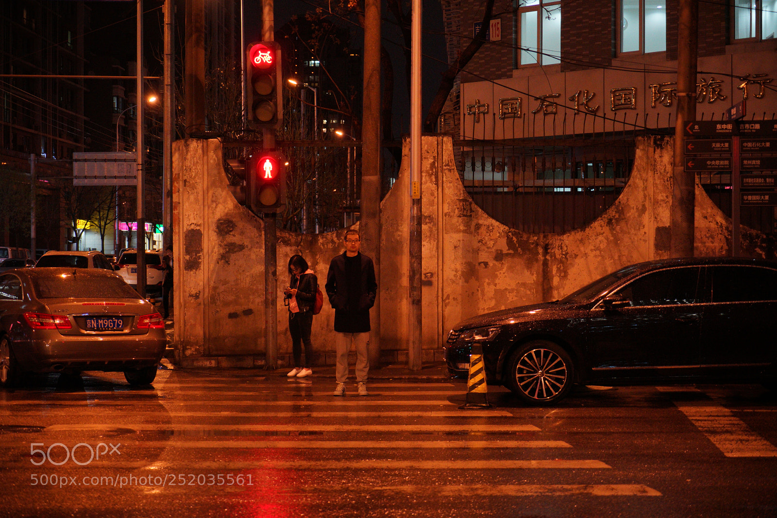 Sony a7R II sample photo. Traffic light photography
