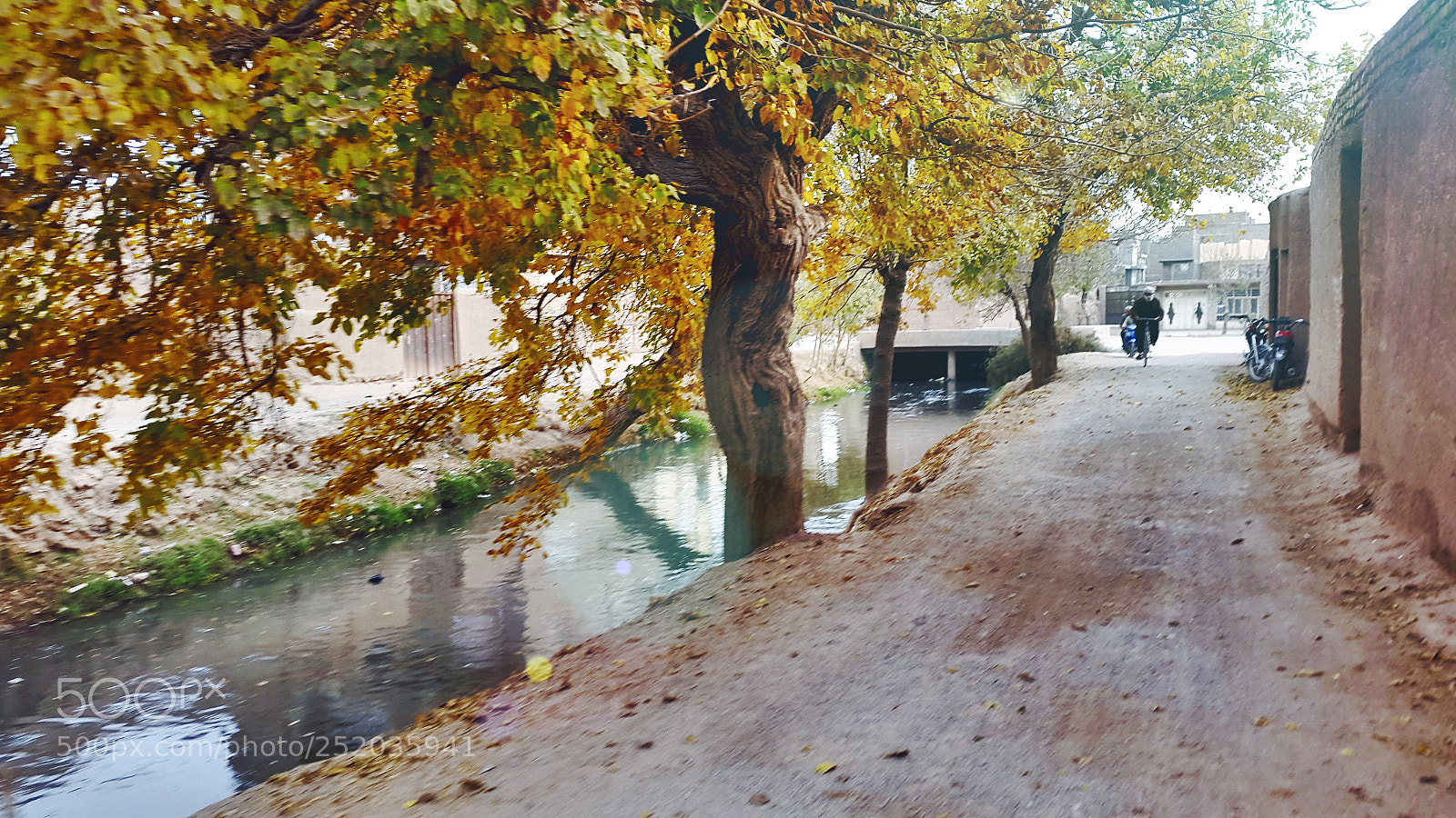 Samsung Galaxy S5 sample photo. Alley photography