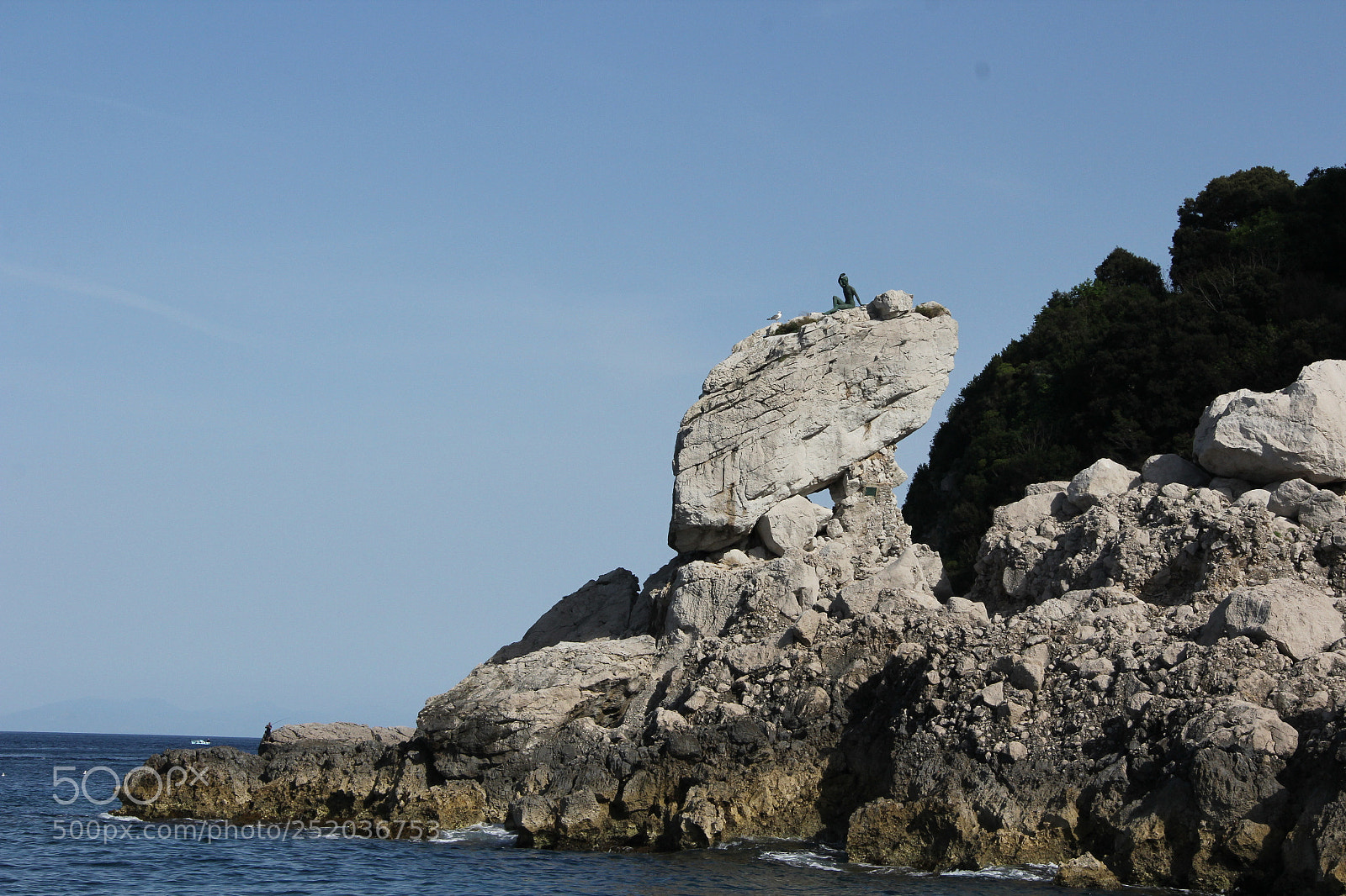 Canon EF-S 18-200mm F3.5-5.6 IS sample photo. Img photography