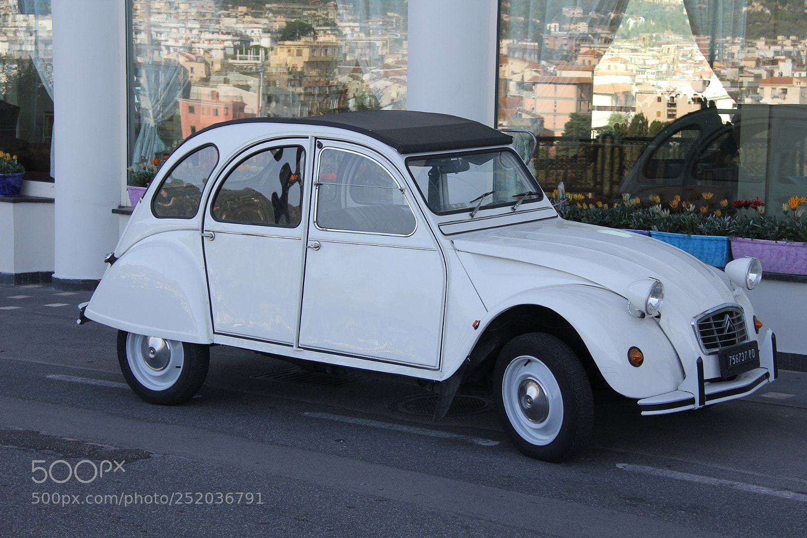 Canon EF-S 18-200mm F3.5-5.6 IS sample photo. Img photography