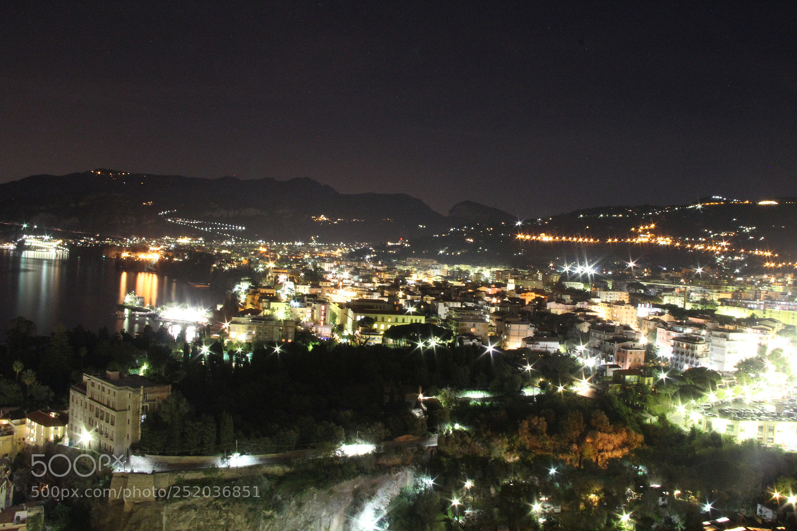 Canon EF-S 18-200mm F3.5-5.6 IS sample photo. Img photography