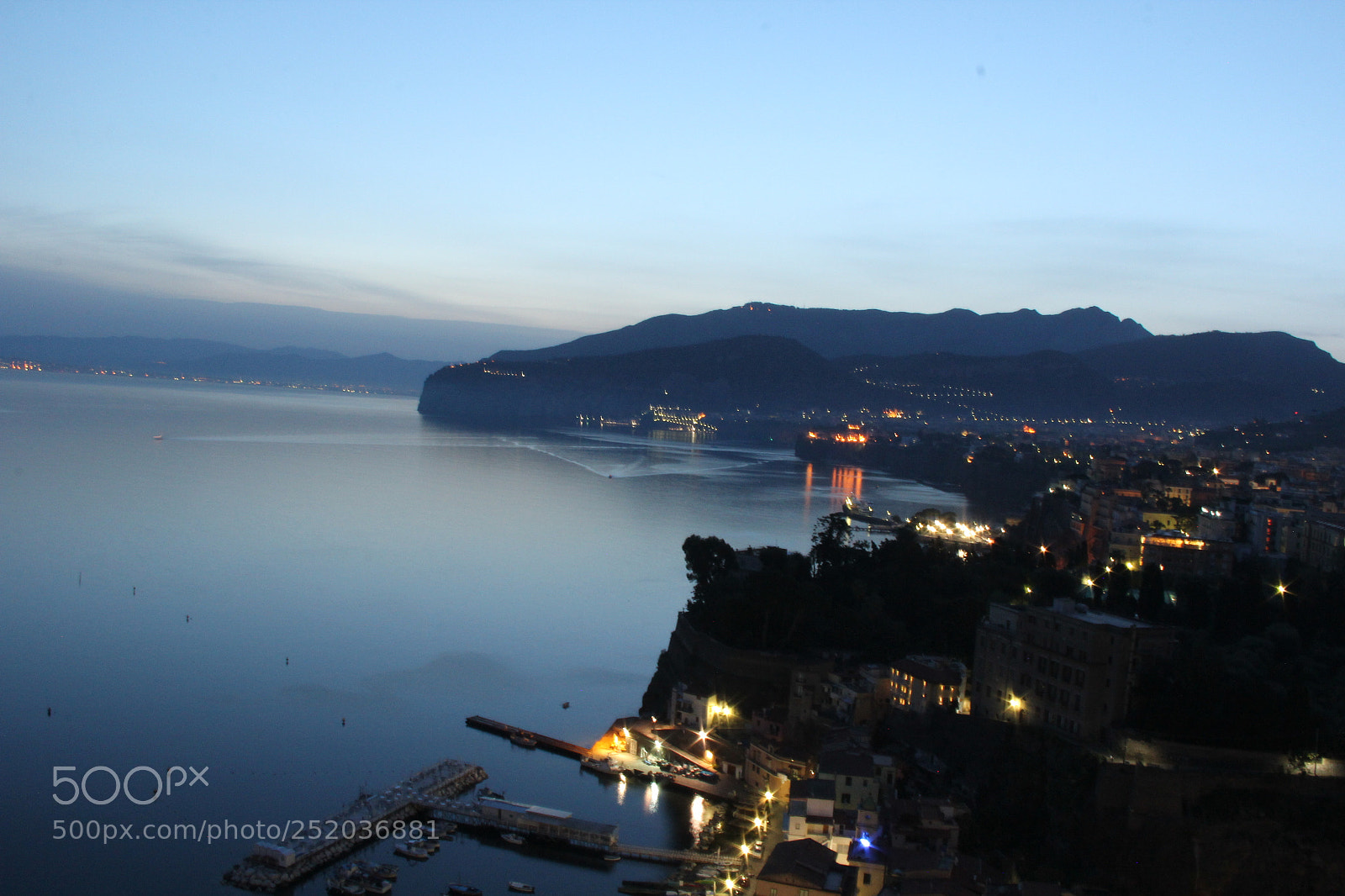 Canon EF-S 18-200mm F3.5-5.6 IS sample photo. Img photography
