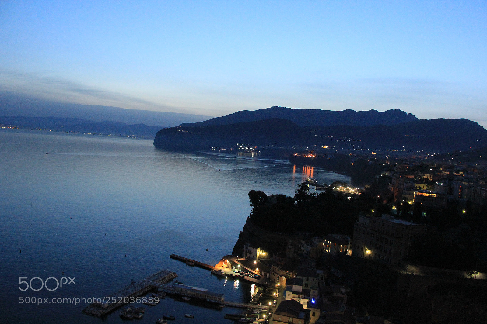Canon EF-S 18-200mm F3.5-5.6 IS sample photo. Img photography